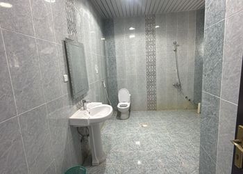 شاليه بجلسة خارجية ومسبح 
