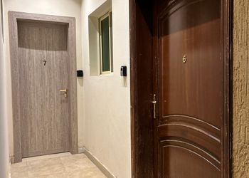 استديو بسرير ماستر وجلسة جانبية 