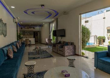 شاليه بجاكوزي وإضاءة إضافية,سماعات