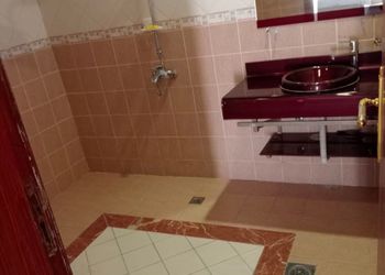 استراحة بمسطح اخضر وجلسه خارجيه