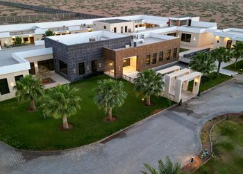 منتجع فندقي بمجالس فاخرة وغرف واسعة 