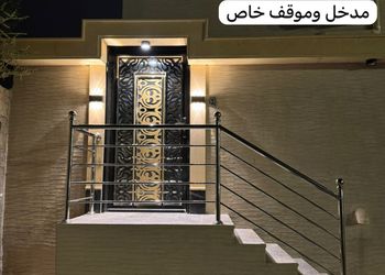 استديو بسرير ماستر وجلسة جانبية 