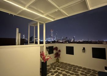 استديو بسرير ماستر وجلسة خارجية 