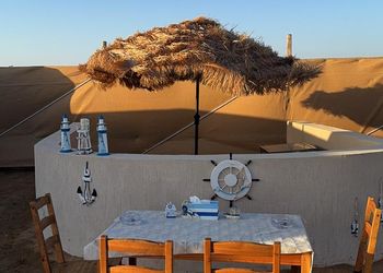 كرفان بإطلالة بحرية وجلسات