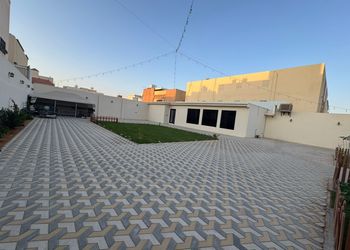 استراحة بمسطح اخضر ومجالس