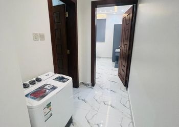 شقة بأثاث مريح وبسيط 