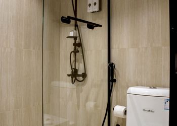 استديو بسرير ماستر وجلسة جانبية 