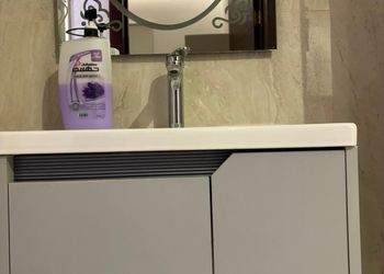شقة بغرفة معيشة وغرفة نوم 