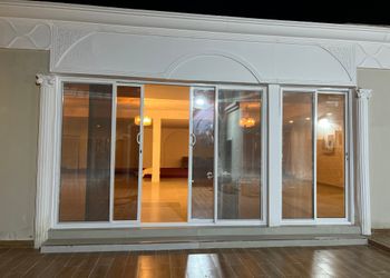 استراحة بجلسة خارجية وفناء خارجي