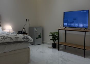 استديو بسرير ماستر  و مجلس 