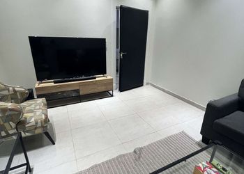 شقة دورين بصالة دخول ذاتي 