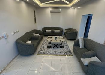 شقة بغرفتين نوم وصالة