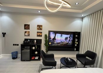 استديو بسرير ماستر وجلسة جانبية 