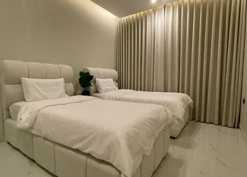 شقة بغرفة معيشة وغرفتين نوم 