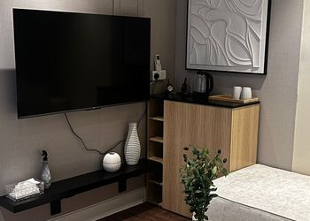 استديو بسرير ماستر وجلسة جانبية