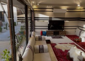 استراحة بغرفه نوم وصالة أنيقة