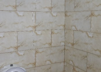 استراحة بمسطح اخضر ومسبح خارجي