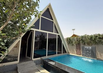 شاليه بغرفة نوم وجلسة خارجية 