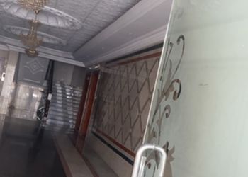 استديو بدخول ذاتي 