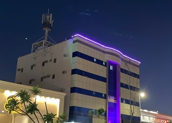 شقة بصالة أنيقة ودخول ذاتي