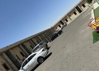 شقة بغرفتين نوم وصالة 