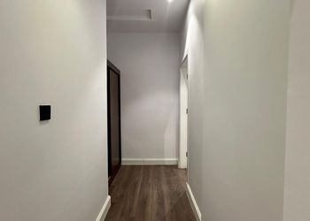 شقة بغرفة نوم وصالة أنيقة 