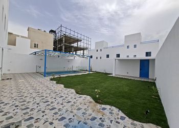 شاليه باطلاله على البحر