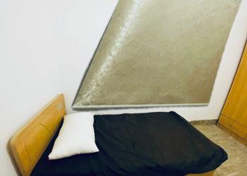 شقة بغرفتين نوم وصالة 