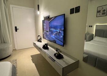 استديو بسرير ماستر وجلسة جانبية 