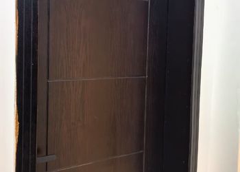 استديو بسرير ماستر وأثاث مريح 