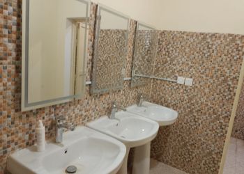 مزرعة ببيت شعر وجلسة خارجية