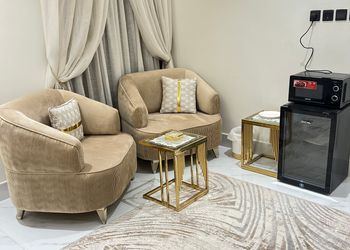 استديو بسرير ماستر وجلسة جانبية