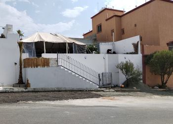 استراحة ببيت شعر وجلسة خارجية