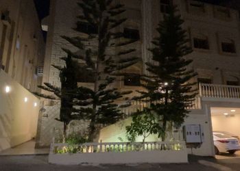 استديو بسرير ماستر وجلسة جانبية