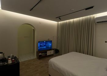 استديو بسرير ماستر وأثاث مريح 