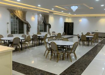 استراحة بمسطح اخضر ومجالس