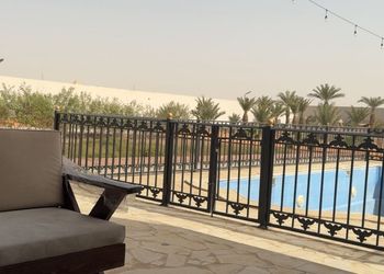 استراحة بجلسة خارجية ومسبح