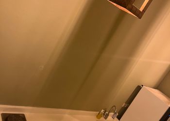 استديو بسرير ماستر وأثاث مريح 