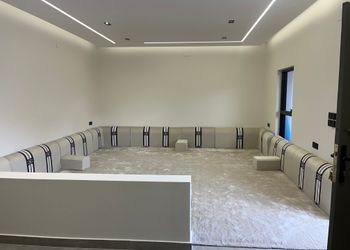 شاليه بمسطح اخضر ومجلس