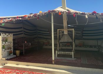 استراحة بألعاب أطفال ومجالس