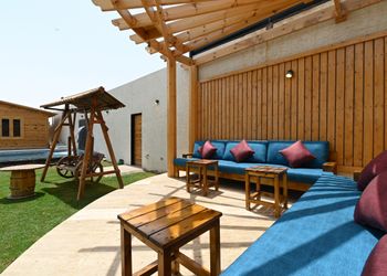 شاليه بمسطح اخضر