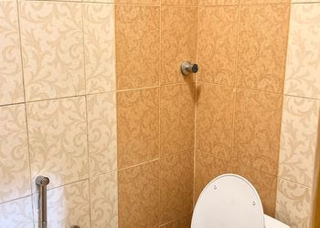 شقة بغرفة معيشة وغرفة نوم 