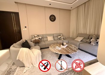 شقة بغرفة معيشة وغرفتين نوم 