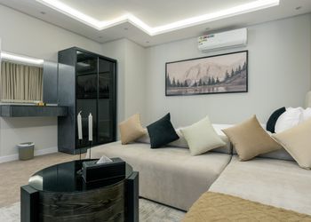 استديو بسرير ماستر وجلسة جانبية 