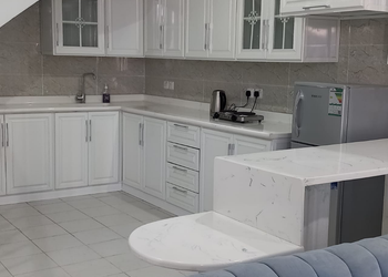 شاليه بمسطح اخضر