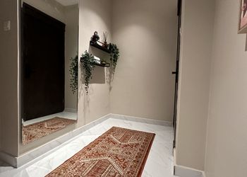 استديو انيق بسرير ماستر وجلسة