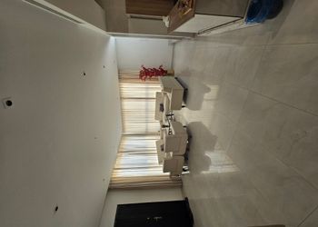 شاليه بمسطح اخضر ,ومسبح خارجي 