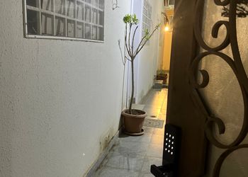 استديو بسرير ماستر وجلسة جانبية 