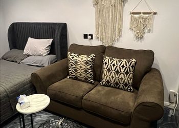 استديو بدخول ذاتي وسرير مريح 