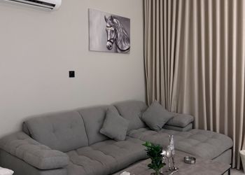استديو بسرير ماستر وجلسة جانبية 